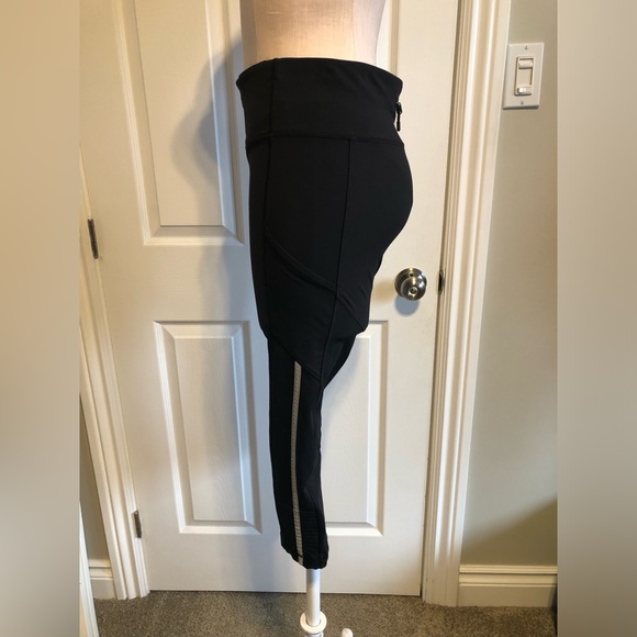 Lululemon Black High-Waisted Leggings size 8 - Picture 3 of 7